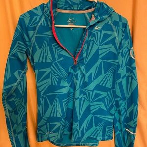 NIKE DRY FIT QUARTER ZIP